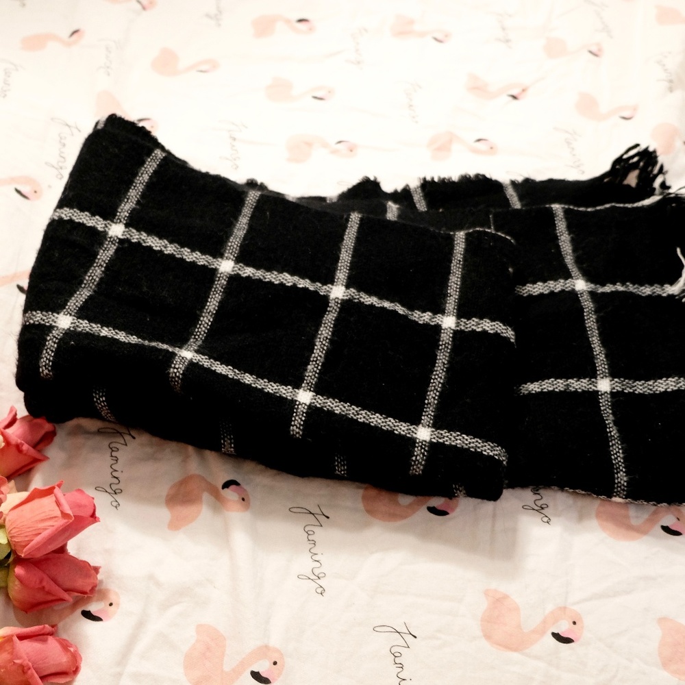 SUPER BIG SCARF